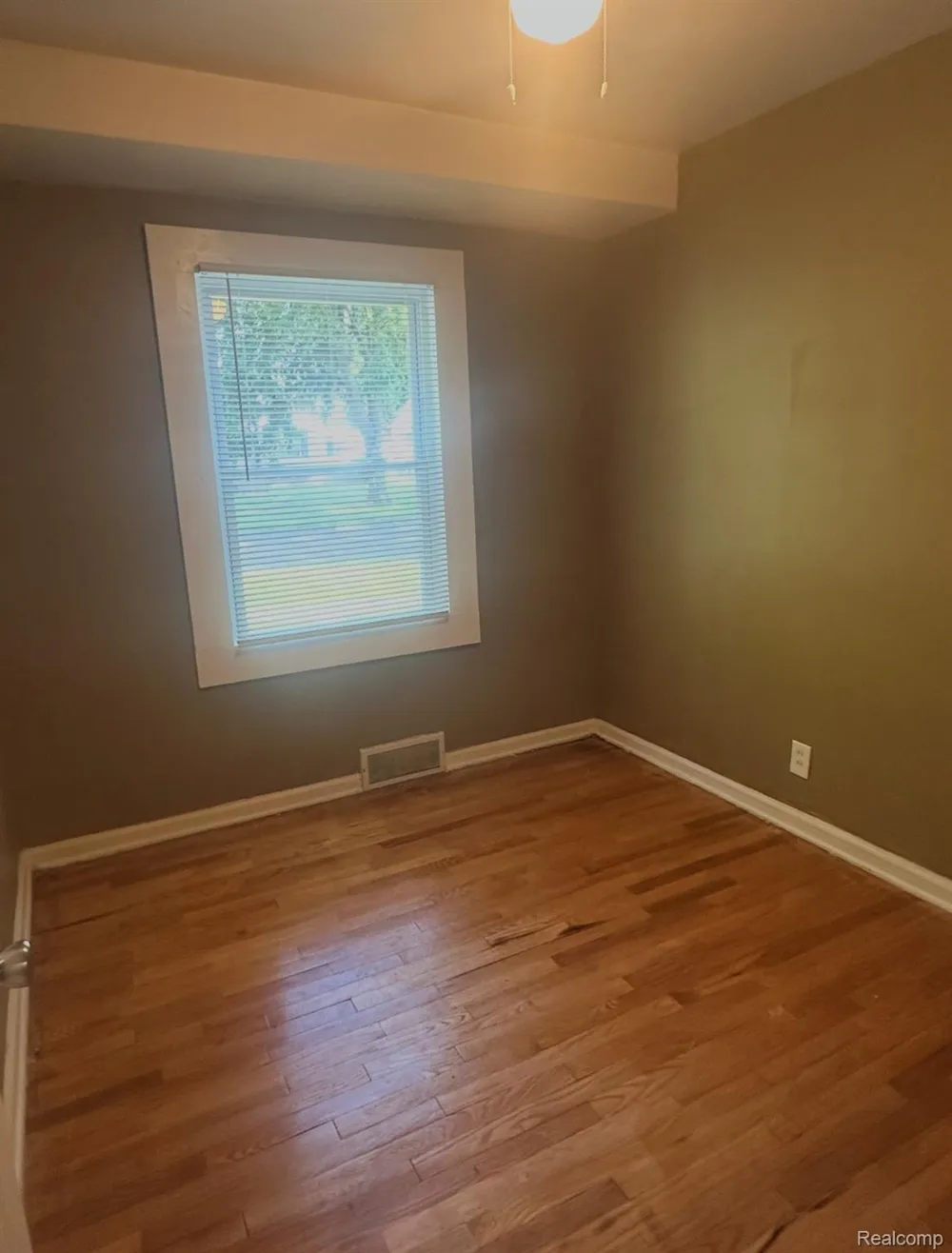 1436 Berrywood Lane Flint City, MI 48507