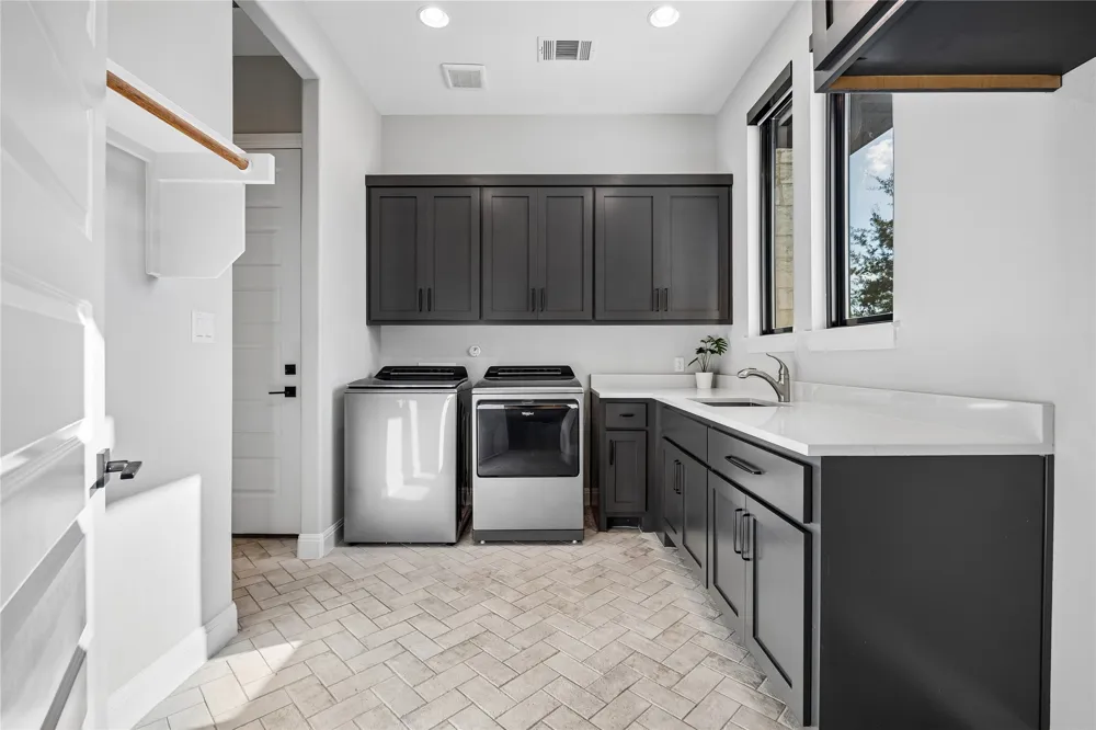 2421 Bel Paese Bend Leander, TX 78641