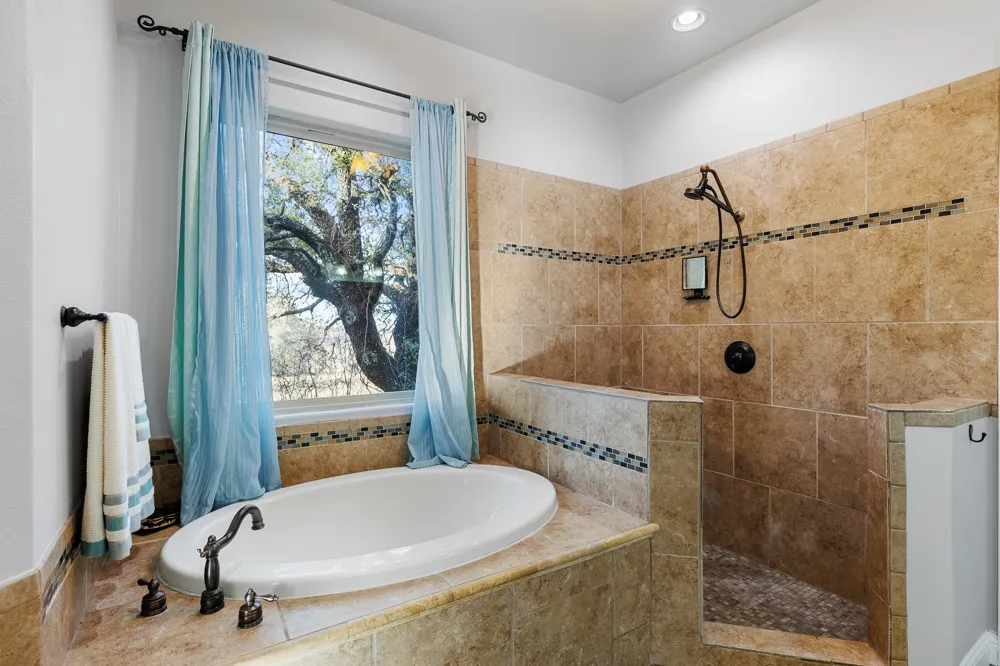 3206 Douglas Drive Horseshoe Bay, TX 78657