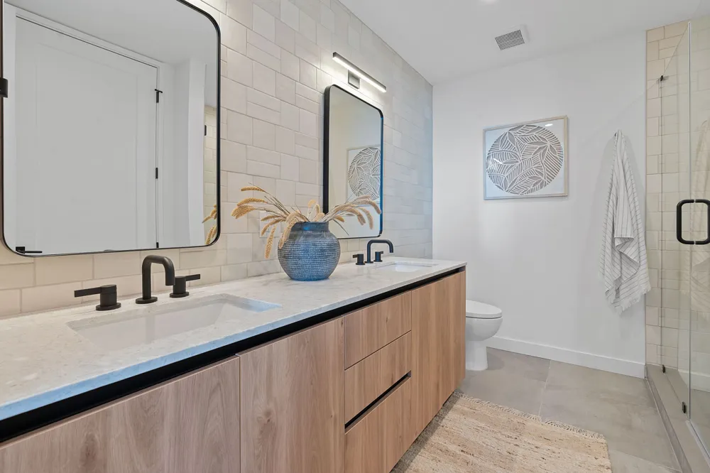 84 East Avenue #2610 Austin, TX 78701