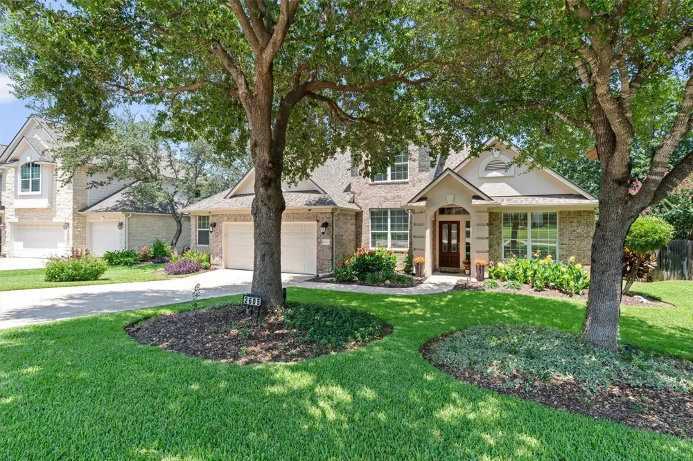 2605 Shire Ridge Drive Austin, TX 78732