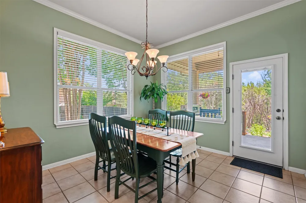 2605 Shire Ridge Drive Austin, TX 78732