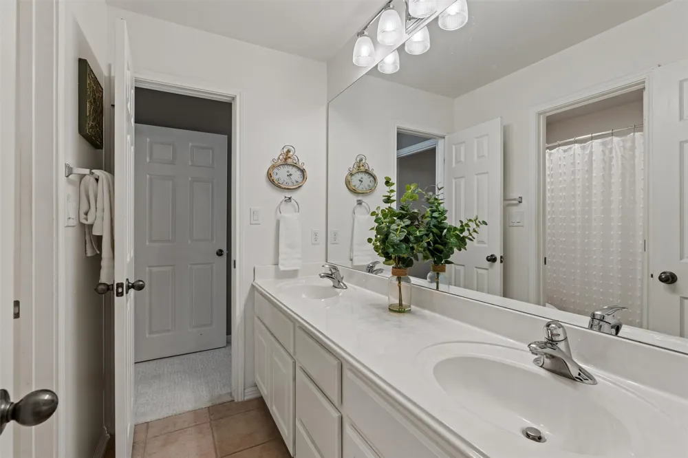 2605 Shire Ridge Drive Austin, TX 78732