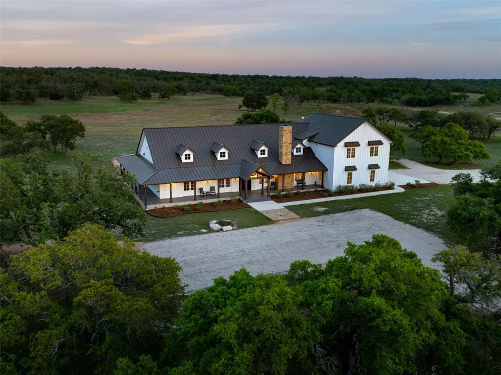 862 Grape Creek Road Fredericksburg, TX 78624