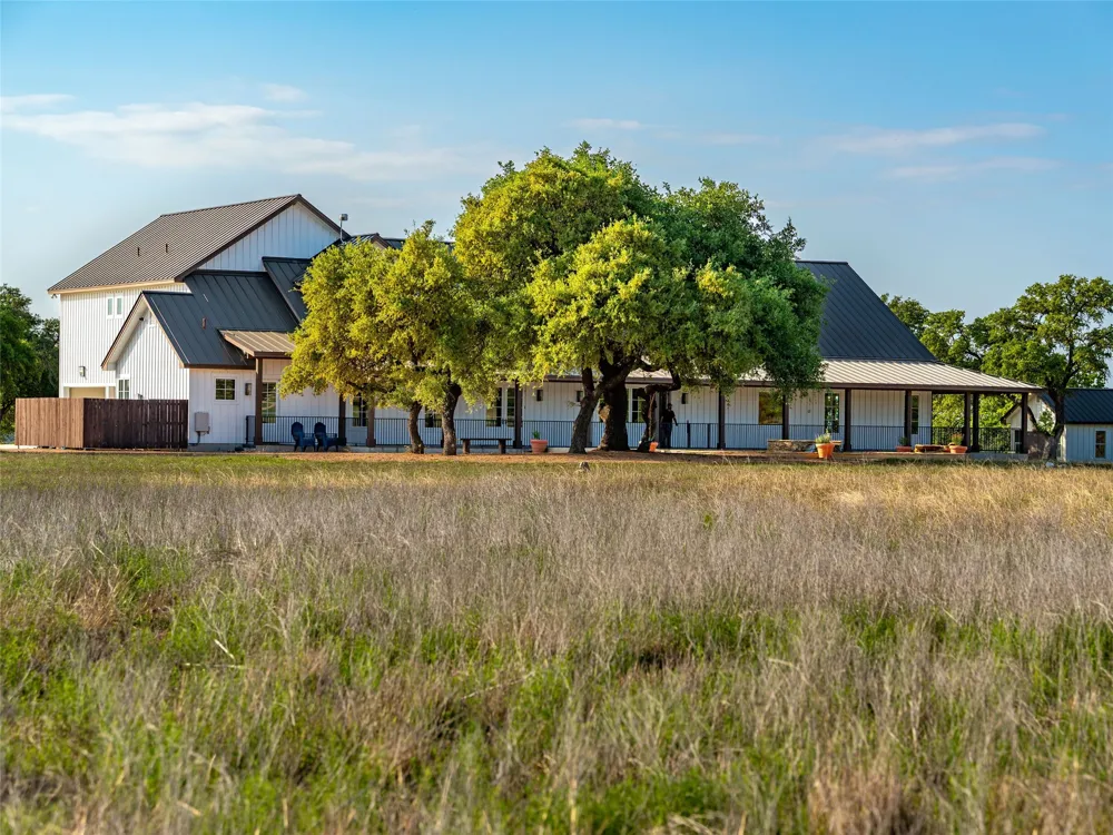 862 Grape Creek Road Fredericksburg, TX 78624