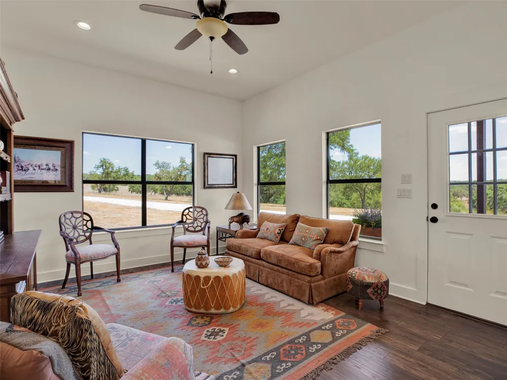 862 Grape Creek Road Fredericksburg, TX 78624