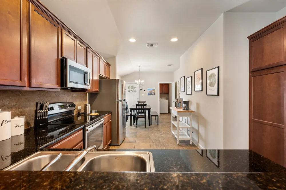 924 Lost Pines Lane Cedar Park, TX 78613