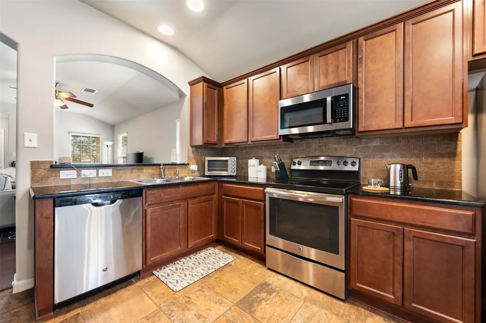 924 Lost Pines Lane Cedar Park, TX 78613