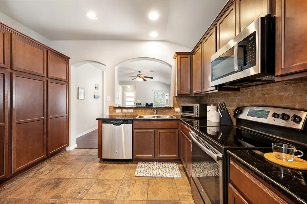 924 Lost Pines Lane Cedar Park, TX 78613