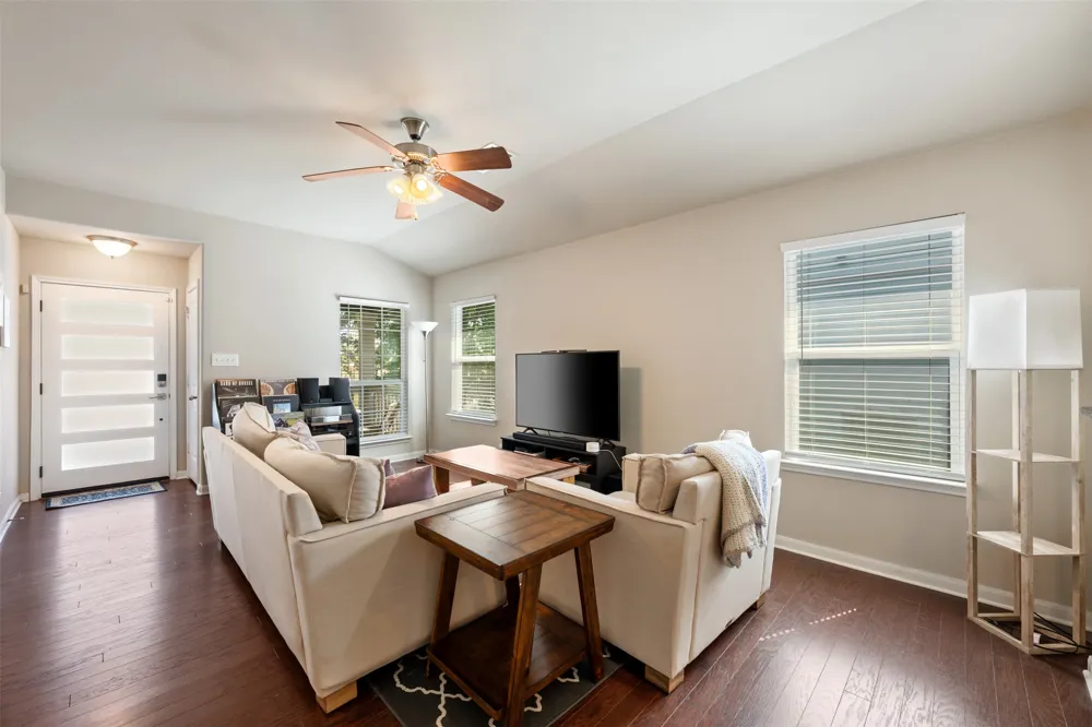 924 Lost Pines Lane Cedar Park, TX 78613