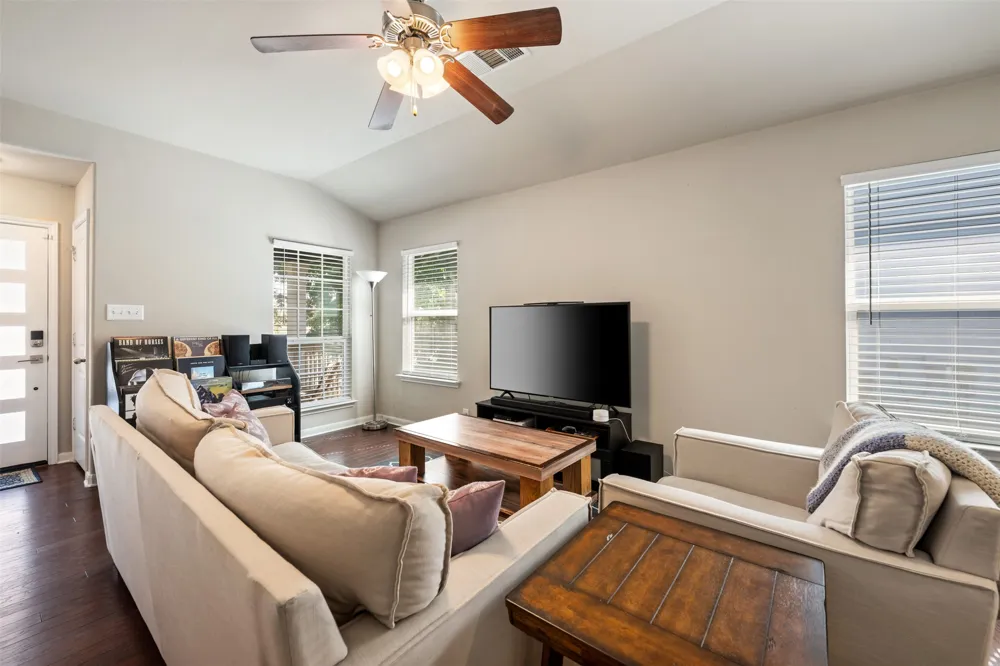 924 Lost Pines Lane Cedar Park, TX 78613