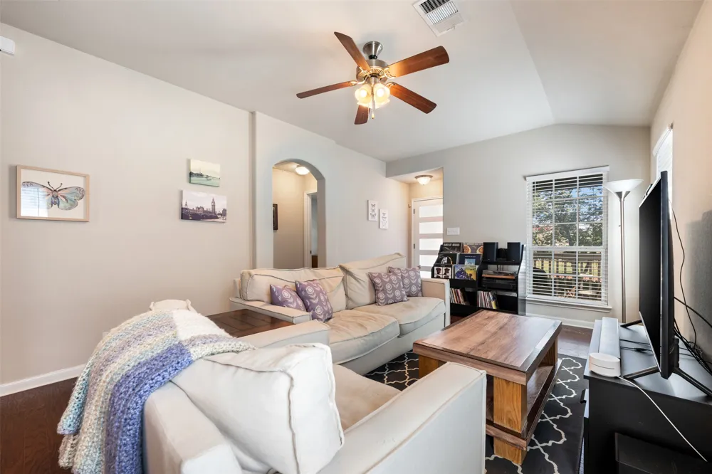 924 Lost Pines Lane Cedar Park, TX 78613