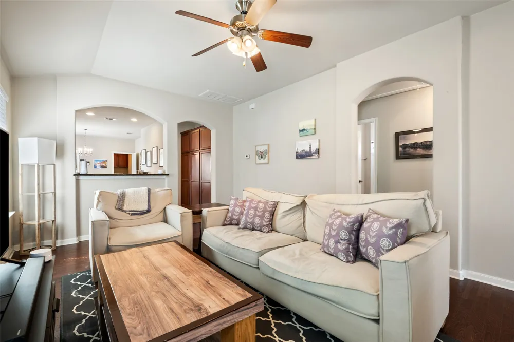 924 Lost Pines Lane Cedar Park, TX 78613