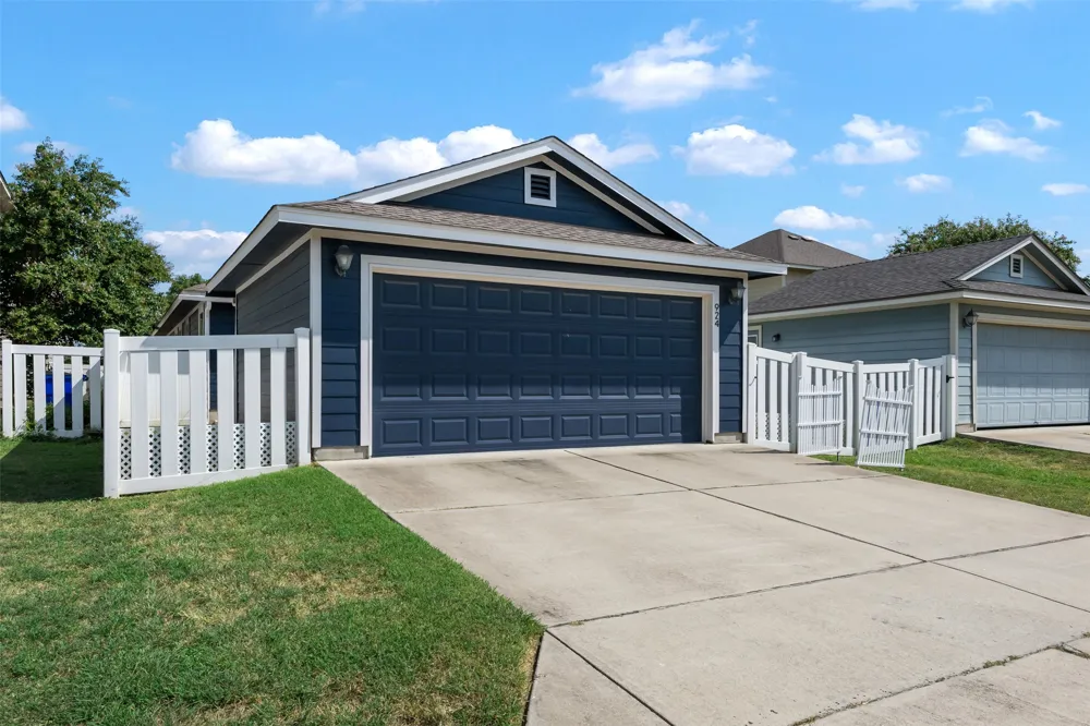 924 Lost Pines Lane Cedar Park, TX 78613