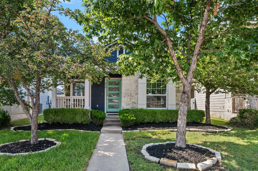 924 Lost Pines Lane Cedar Park, TX 78613
