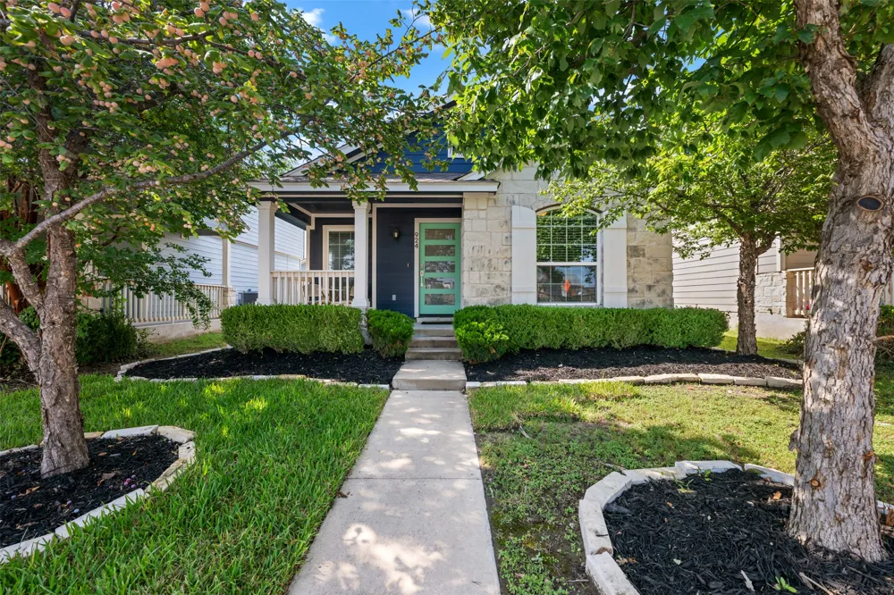 924 Lost Pines Lane Cedar Park, TX 78613