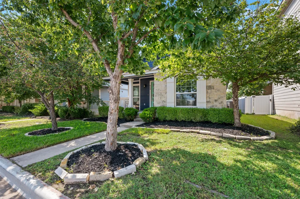 924 Lost Pines Lane Cedar Park, TX 78613