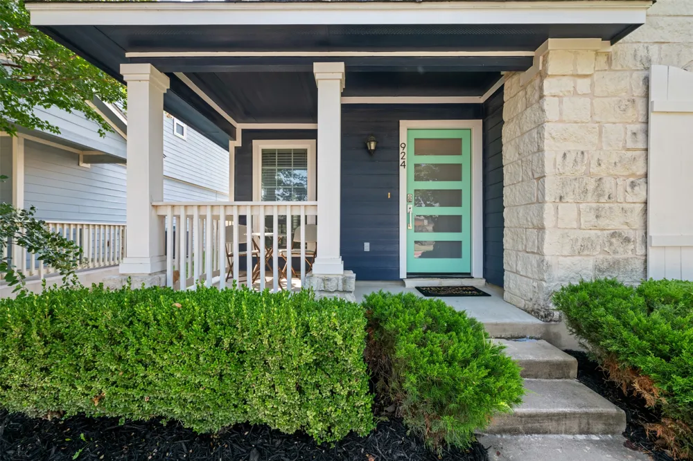 924 Lost Pines Lane Cedar Park, TX 78613