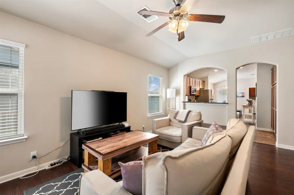 924 Lost Pines Lane Cedar Park, TX 78613