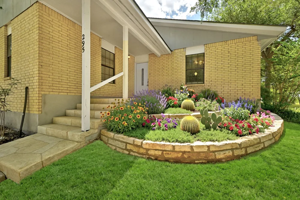 295 OAK CREEK CIRCLE Luling, TX 78648