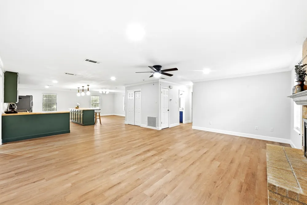 295 OAK CREEK CIRCLE Luling, TX 78648