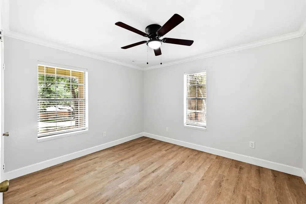 295 OAK CREEK CIRCLE Luling, TX 78648