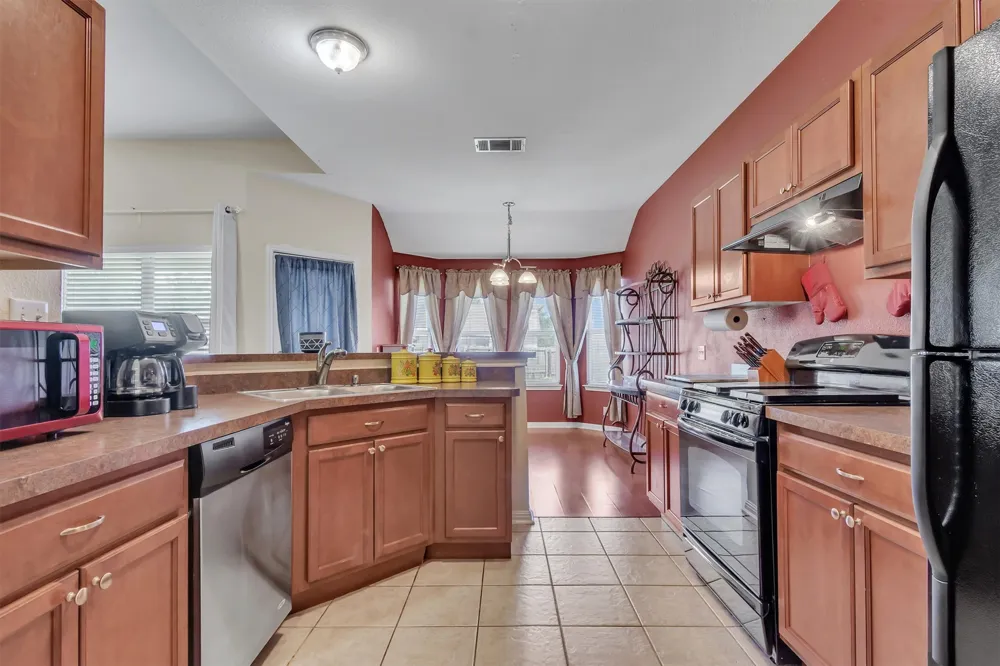 411 Estate Drive Hutto, TX 78634
