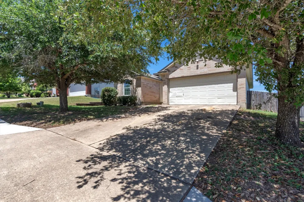 411 Estate Drive Hutto, TX 78634