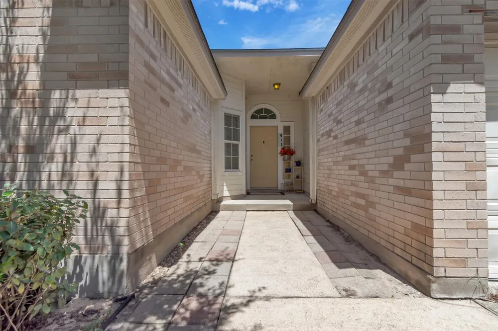 411 Estate Drive Hutto, TX 78634