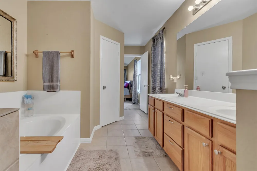 411 Estate Drive Hutto, TX 78634