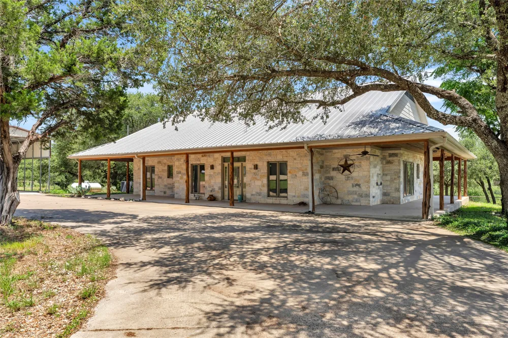 150 Pecan 2 Florence, TX 76527