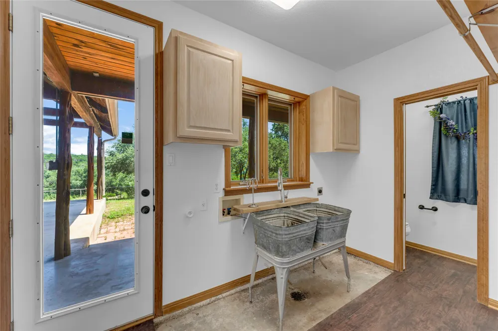150 Pecan 2 Florence, TX 76527