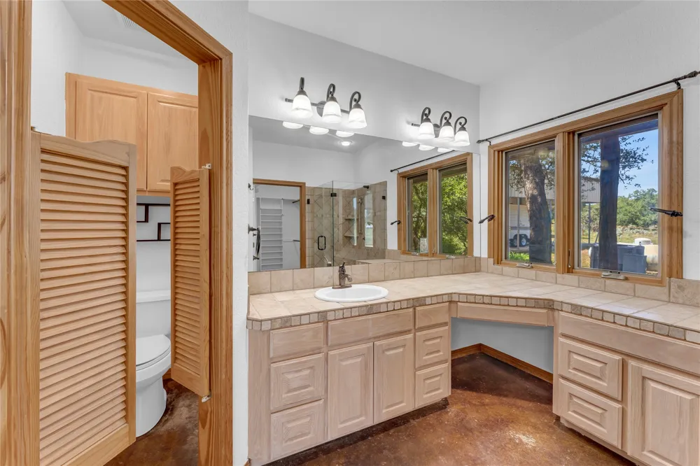 150 Pecan 2 Florence, TX 76527