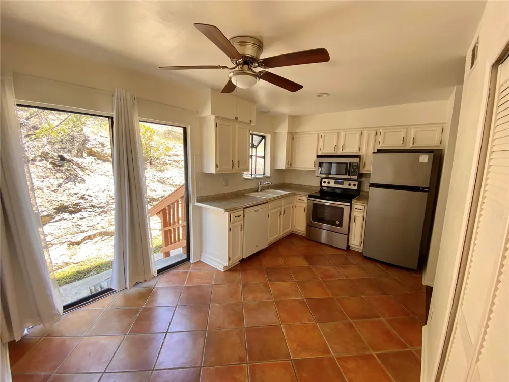 21461 Coyote Trail #4 Lago Vista, TX 78645