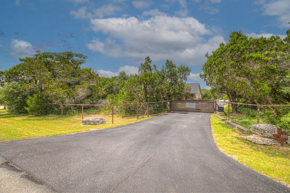1100 Yaupon Drive Fischer, TX 78623