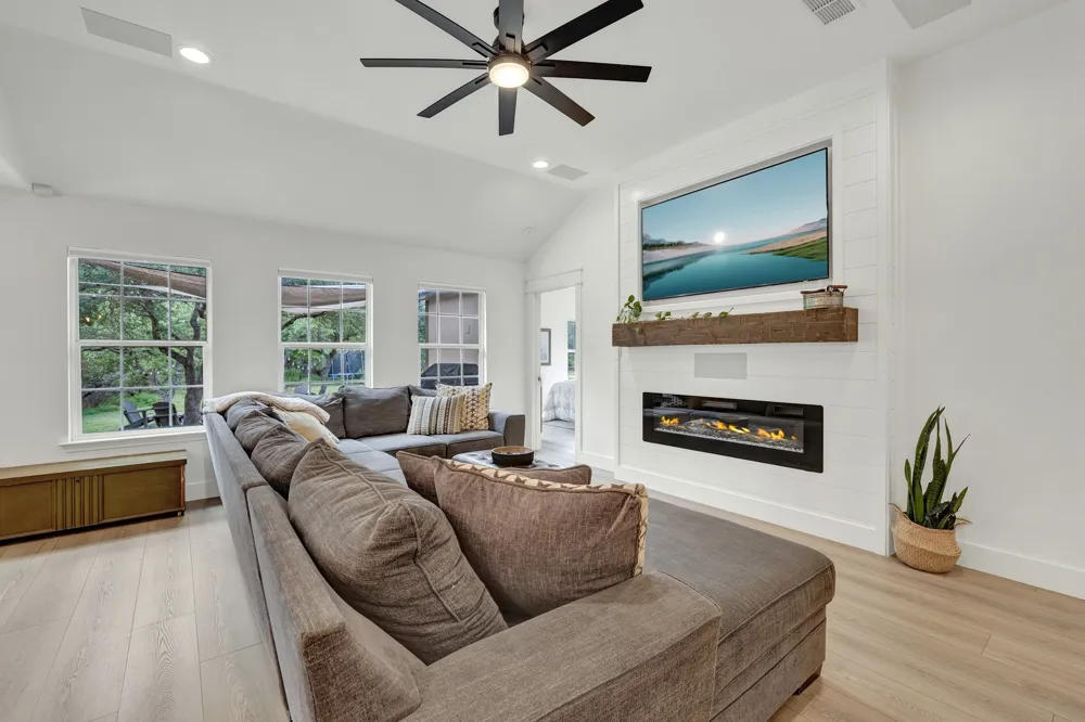 1100 Yaupon Drive Fischer, TX 78623