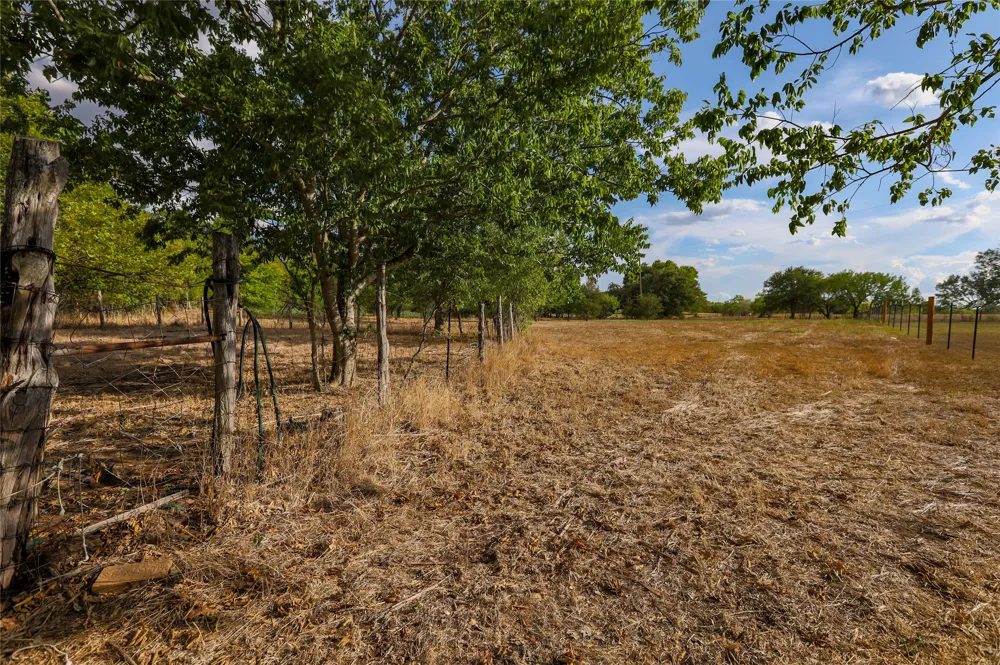3041 Fm 671 Luling, TX 78648
