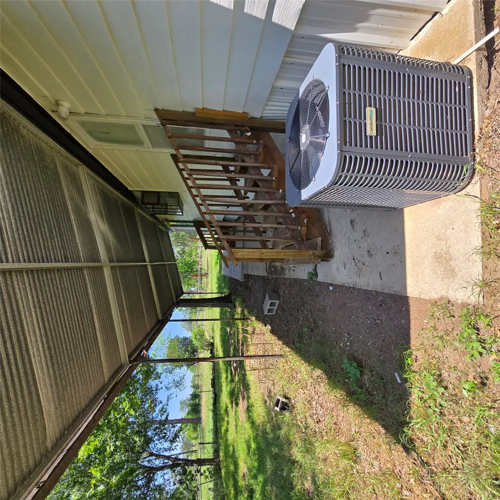 3041 Fm 671 Luling, TX 78648