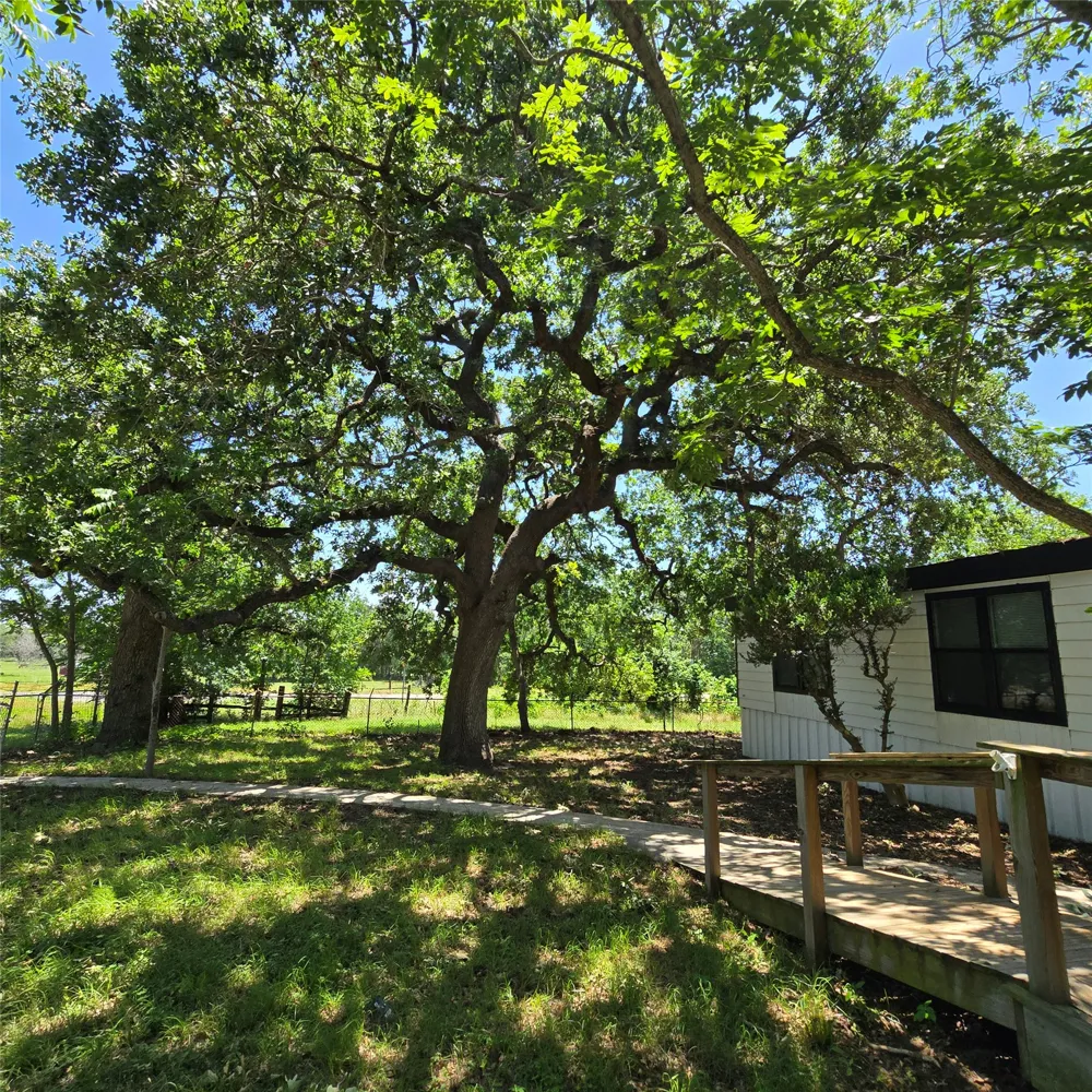 3041 Fm 671 Luling, TX 78648