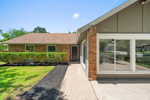 2311 Sheri Oak Lane