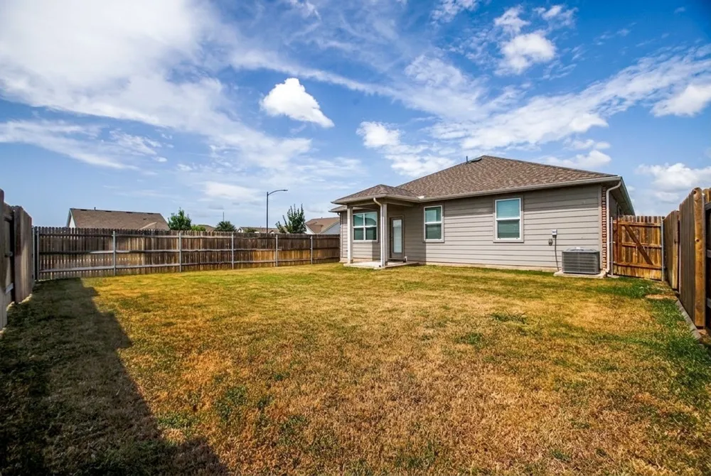 102 Rainmaker Cove Bastrop, TX 78602