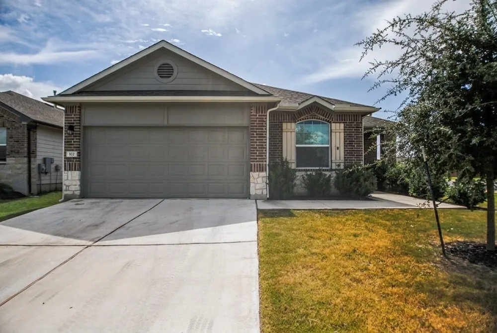 102 Rainmaker Cove Bastrop, TX 78602