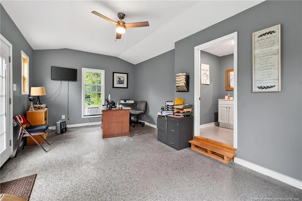 423 E Edinborough Avenue Raeford, NC 28376