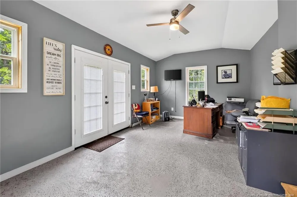 423 E Edinborough Avenue Raeford, NC 28376