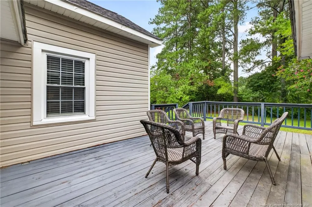 423 E Edinborough Avenue Raeford, NC 28376
