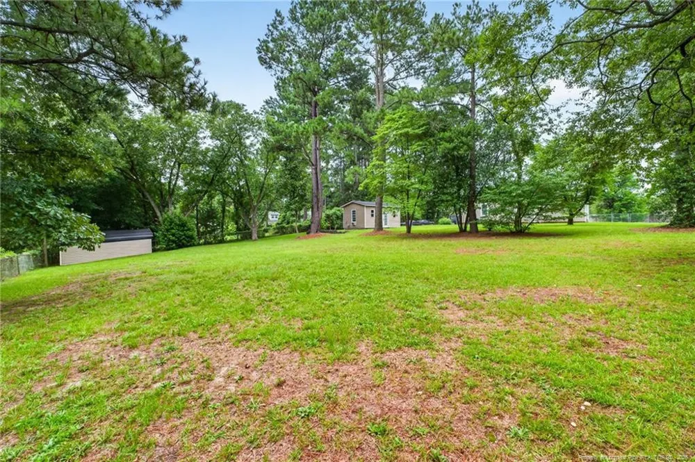 423 E Edinborough Avenue Raeford, NC 28376