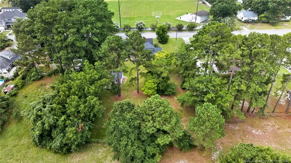 423 E Edinborough Avenue Raeford, NC 28376