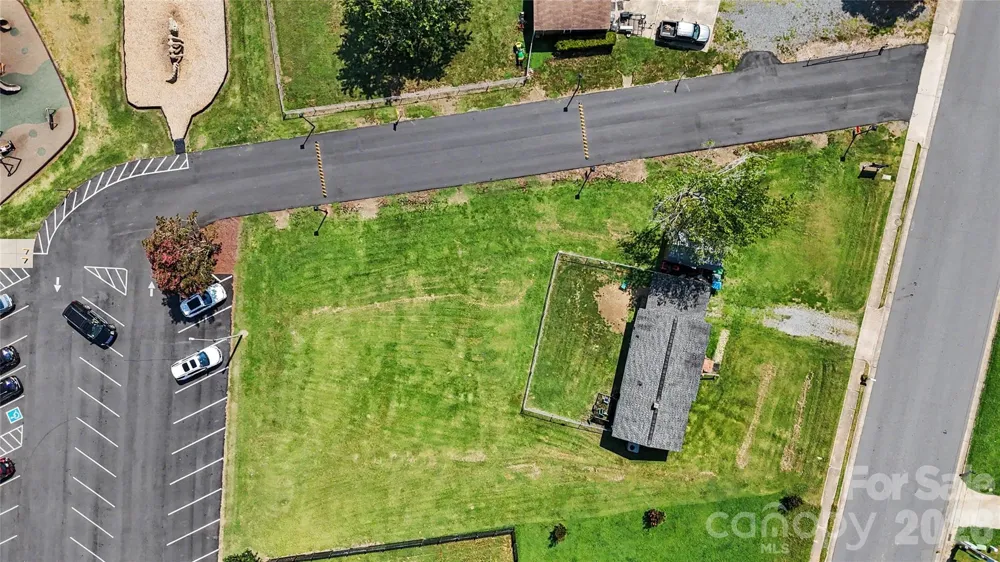 907 Lakeview Drive Pineville, NC 28134