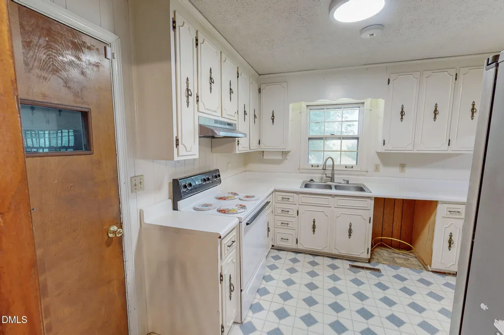 2072 Edwin Robertson Road Roxboro, NC 27574