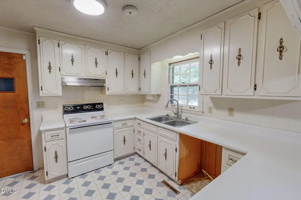 2072 Edwin Robertson Road Roxboro, NC 27574